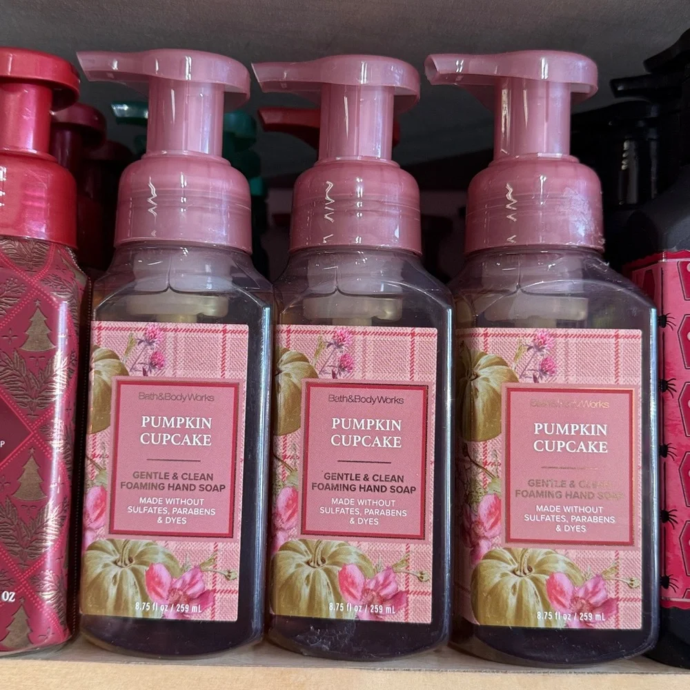 Bath & Body Works Pumpkin Cupcake Foaming Hand Soap - Pink set of 3